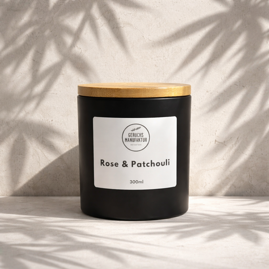 Premium-Duftkerze Rose und Patchouli, floral und erdig